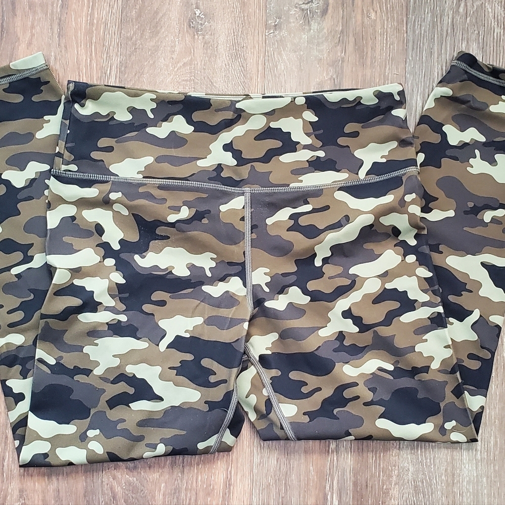 Zyia Light Green Camo Reflective Soft n Snug Mid-Rise 7/8 24"